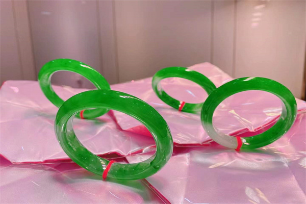 翡翠手鐲價(jià)格